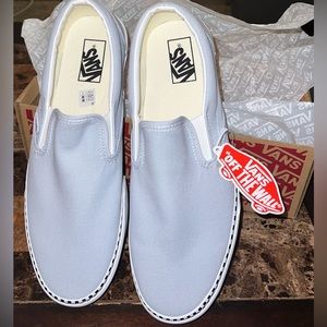 Baby blue/ light blue brand new 🦋